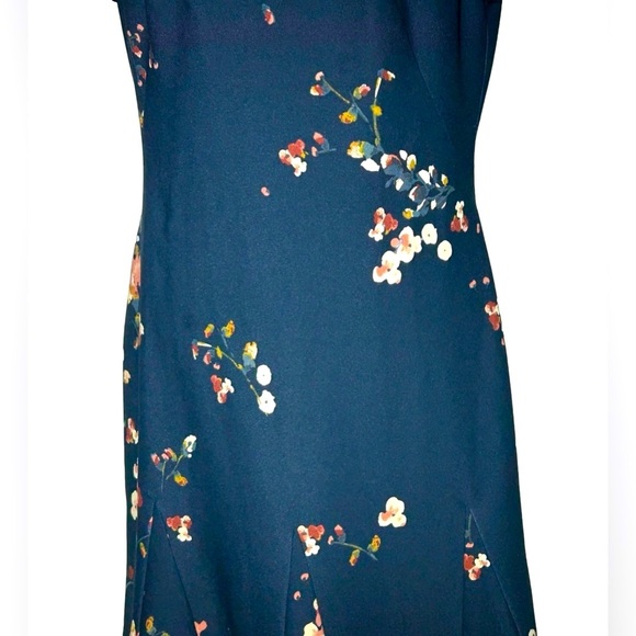 Lauren Ralph Lauren Navy Floral A-Line Knee-Length Short Sleeve Dress, M (10) - Picture 10 of 16